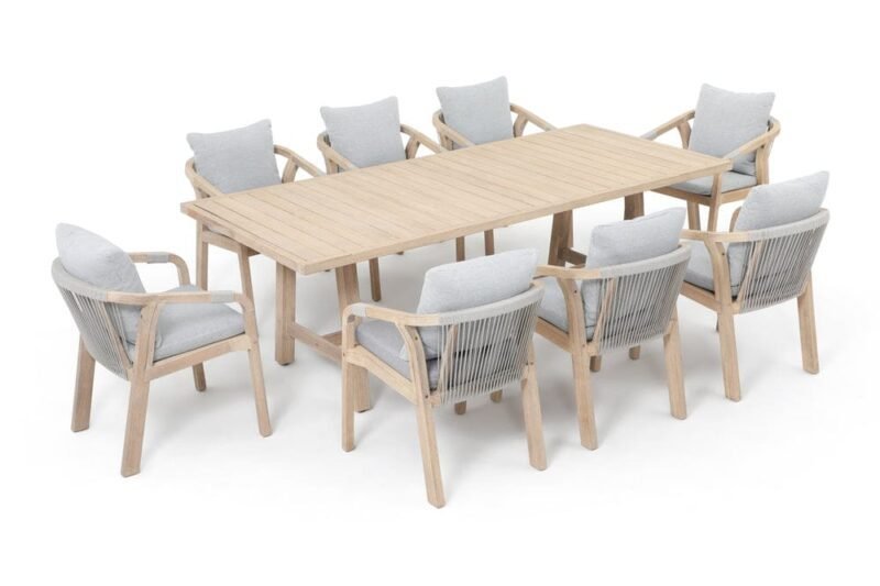 How to Style a Modern Outdoor Dining Set for a Luxury Resort Vibe